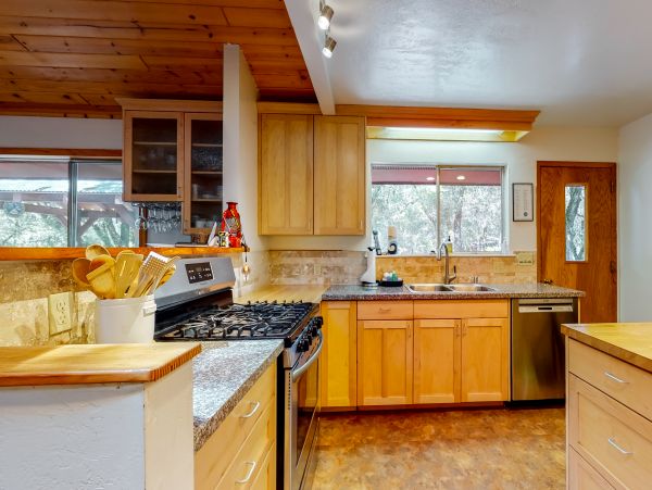 Mendocino Home 982936
