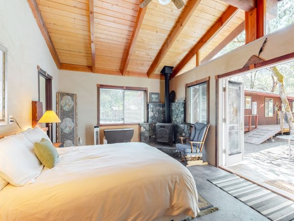 Mendocino Home 982936