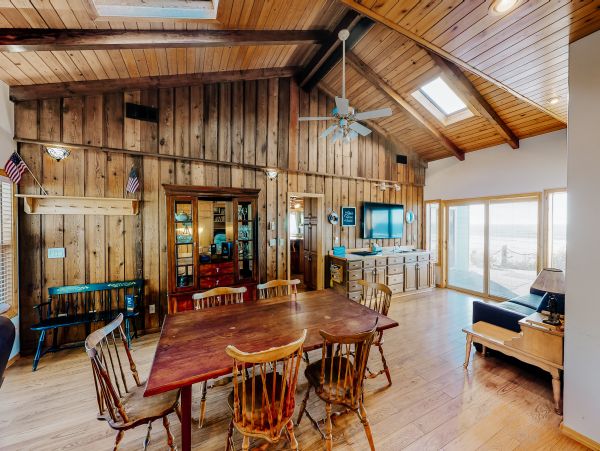 Mendocino Home 982938