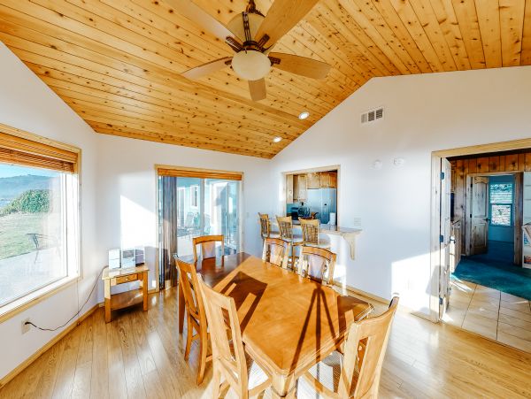 Mendocino Home 982938