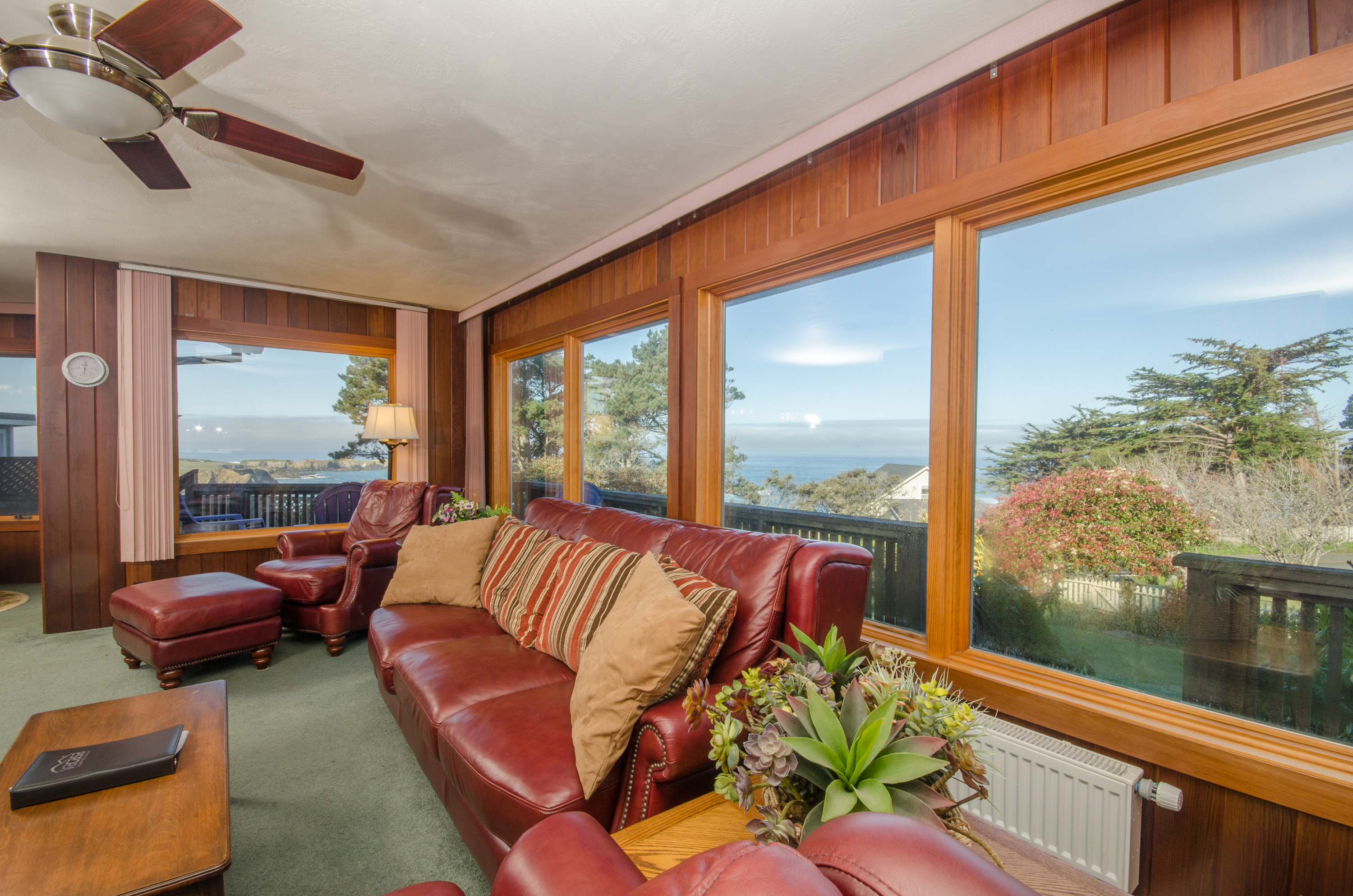 Mendocino Home 982945
