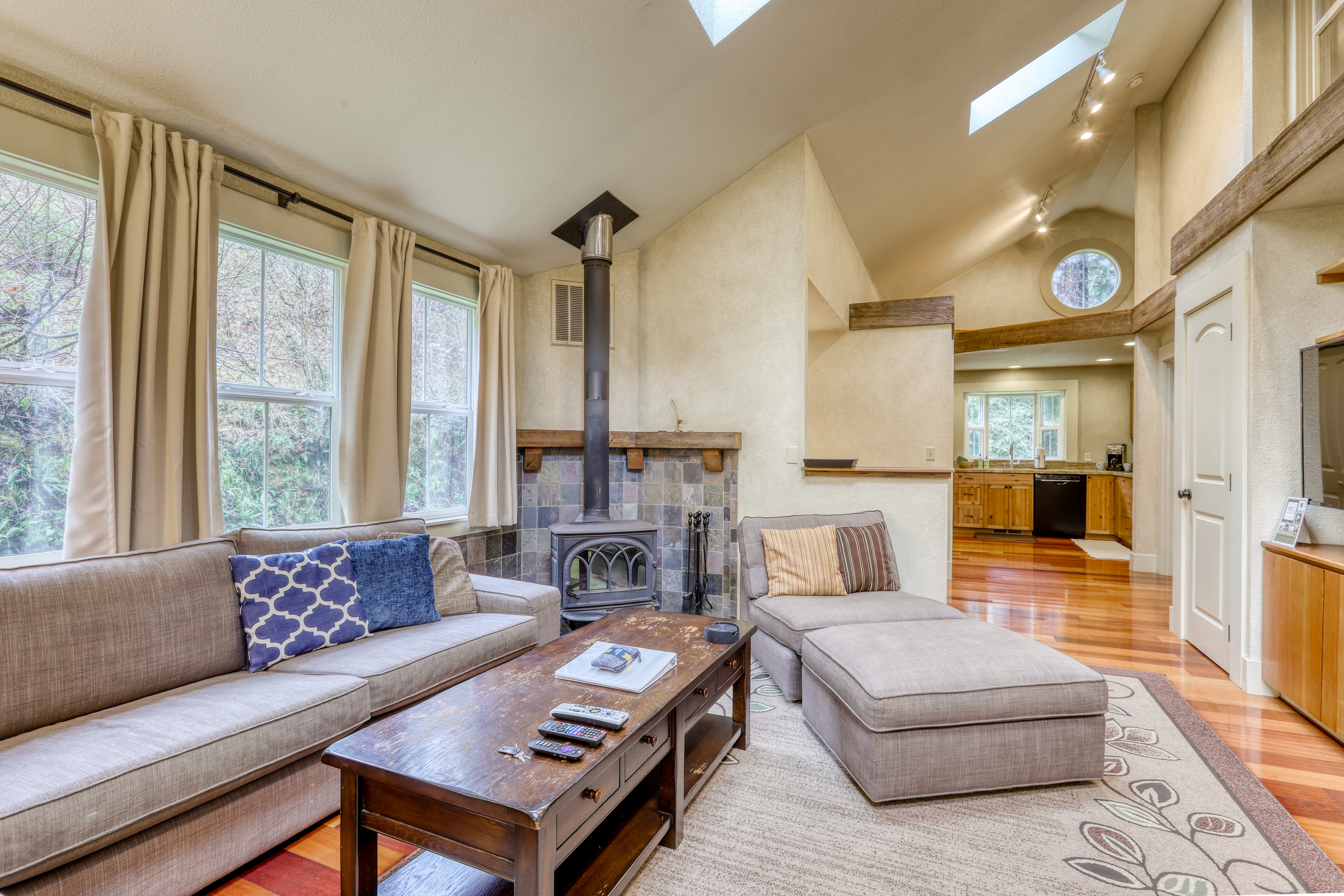 Mendocino Home 982947
