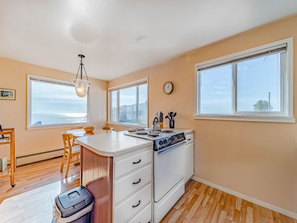 Mendocino Home 982953