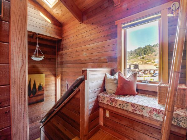 Mendocino Home 982965