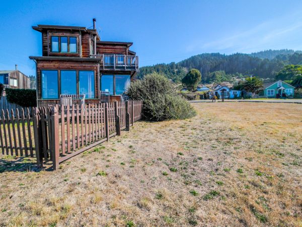 Mendocino Home 982965