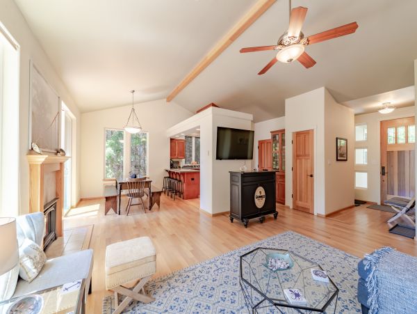 Mendocino Home 982966