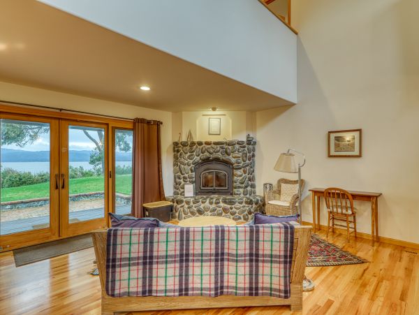 Mendocino Home 982974