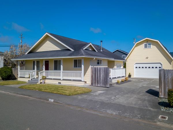 Mendocino Home 982975