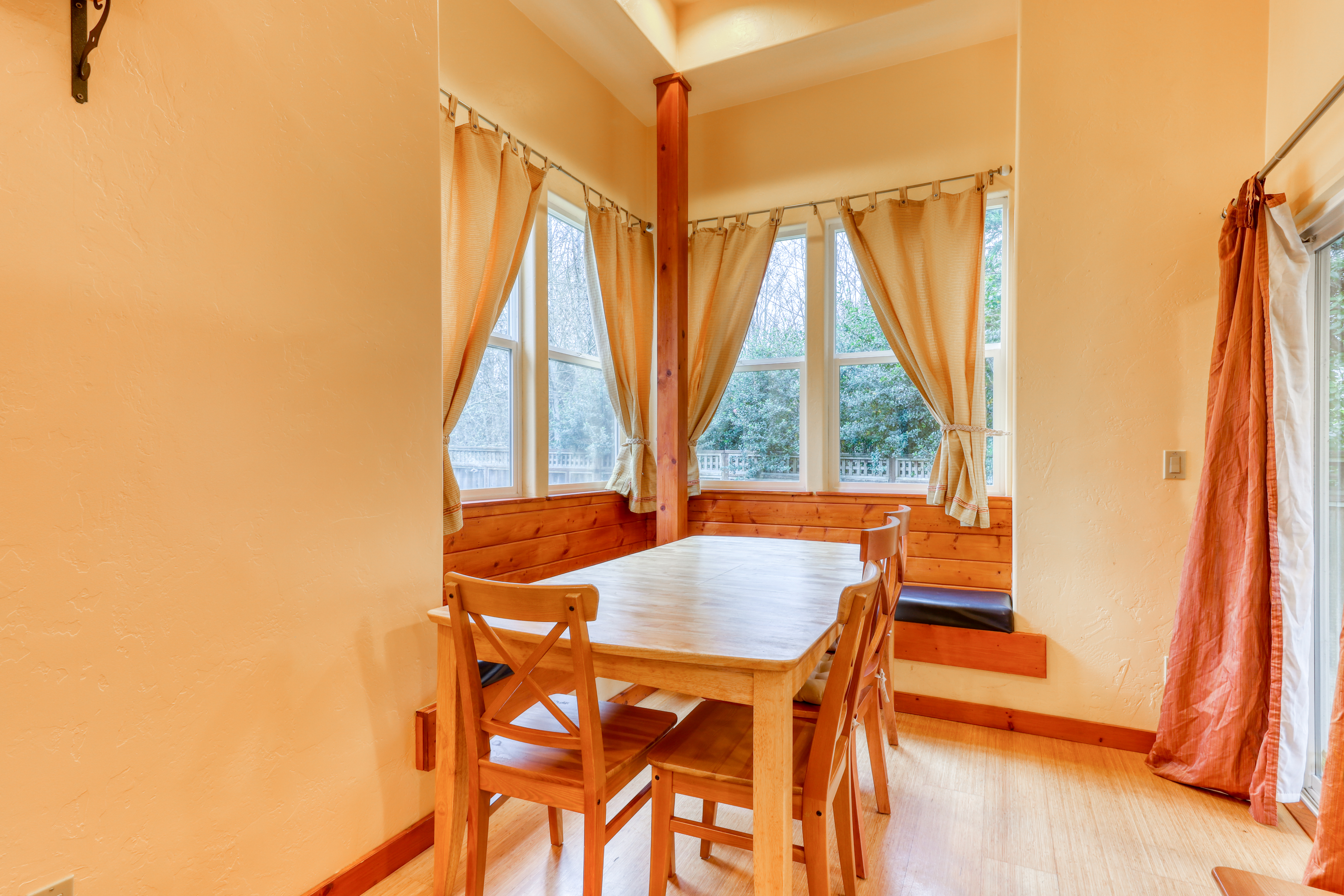 Mendocino Home 982977