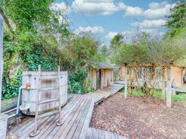 Mendocino Home 982978