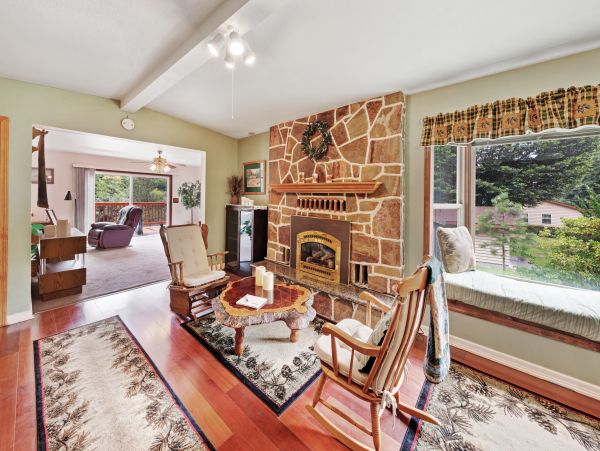 Mendocino Home 982989