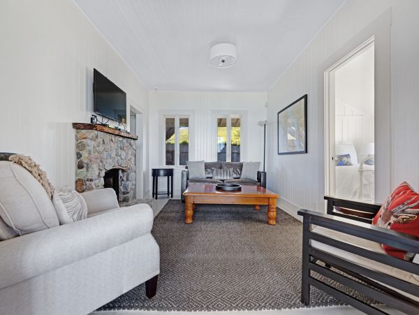 Mendocino Home 982996