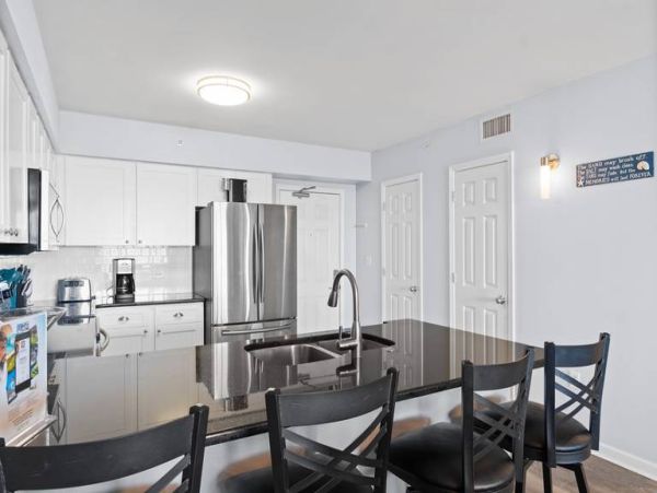 Gulf View Condo with Resort Amenities in the Heart of Destin