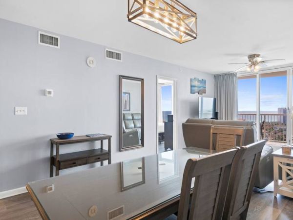 Gulf View Condo with Resort Amenities in the Heart of Destin