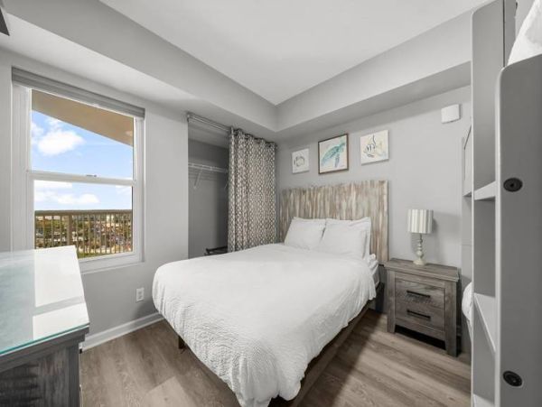 Gulf View Condo with Resort Amenities in the Heart of Destin