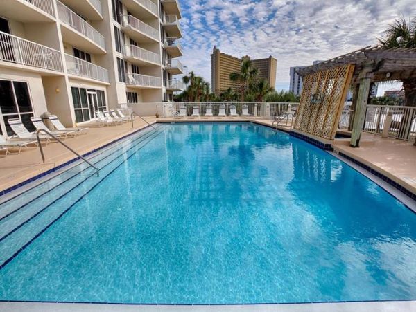 Gulf View Condo with Resort Amenities in the Heart of Destin