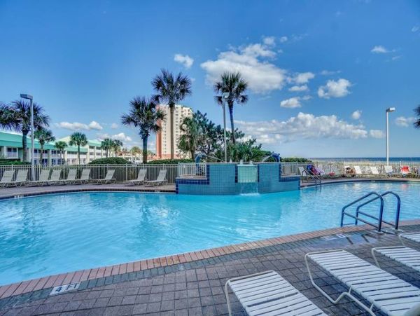 Gulf View Condo with Resort Amenities in the Heart of Destin