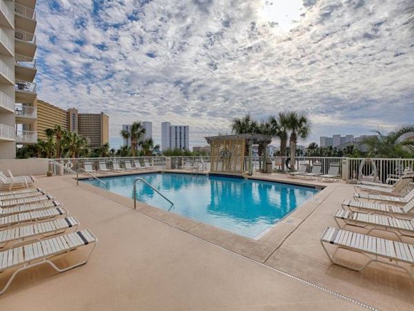 Gulf View Condo with Resort Amenities in the Heart of Destin