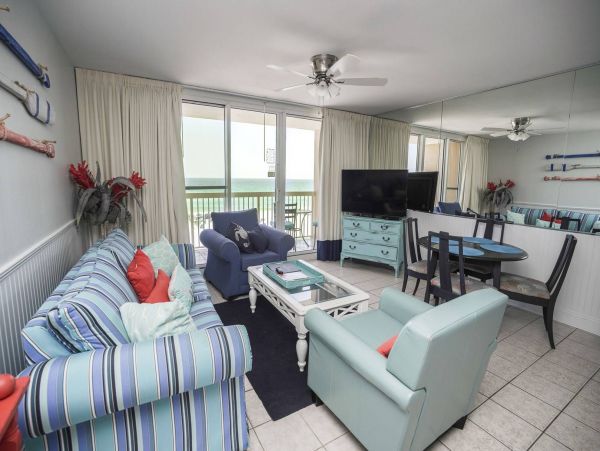 BEACHFRONT DESTIN CONDO SLEEPS 6
