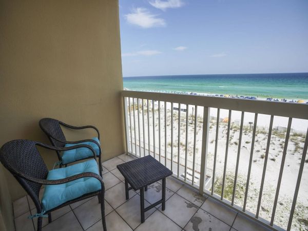 BEACHFRONT DESTIN CONDO SLEEPS 6
