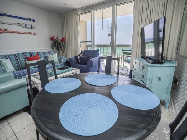 BEACHFRONT DESTIN CONDO SLEEPS 6