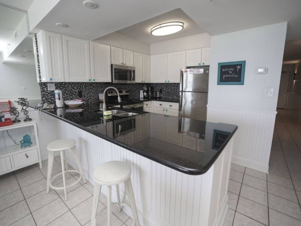 BEACHFRONT DESTIN CONDO SLEEPS 6