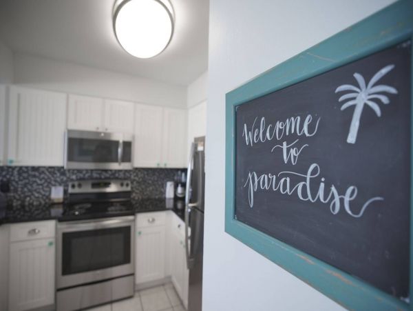 BEACHFRONT DESTIN CONDO SLEEPS 6