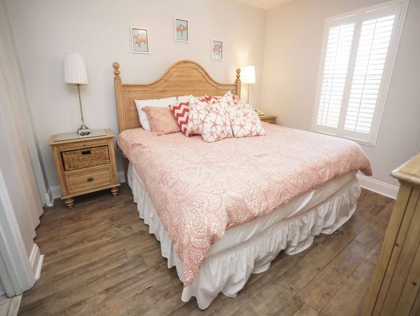 BEACHFRONT DESTIN CONDO SLEEPS 6