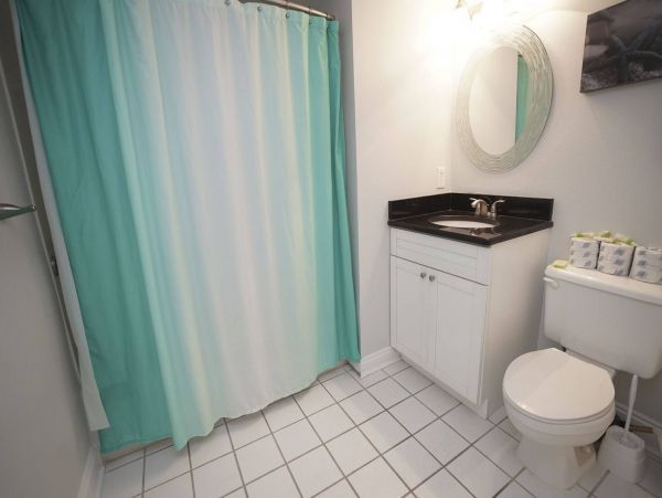 BEACHFRONT DESTIN CONDO SLEEPS 6