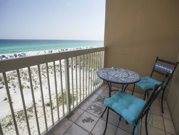 BEACHFRONT DESTIN CONDO SLEEPS 6