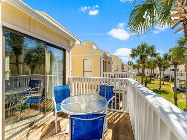 Spacious Destin Condo with Private Beach Access & Family-Friendly Amenities