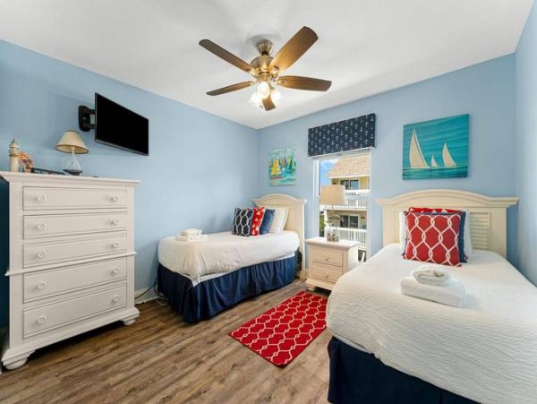 Spacious Destin Condo with Private Beach Access & Family-Friendly Amenities