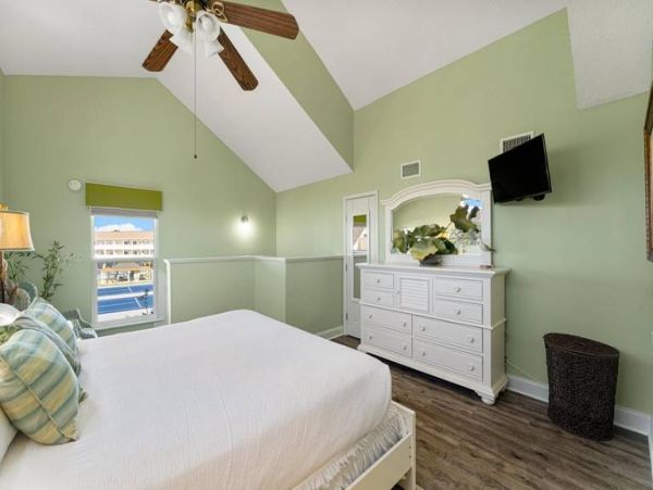 Spacious Destin Condo with Private Beach Access & Family-Friendly Amenities