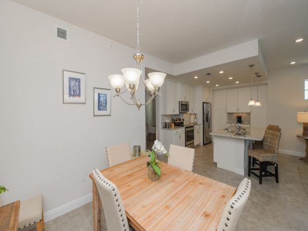 Luxury 3 Bedroom Vacation Condo in Bradenton with Bay Views
