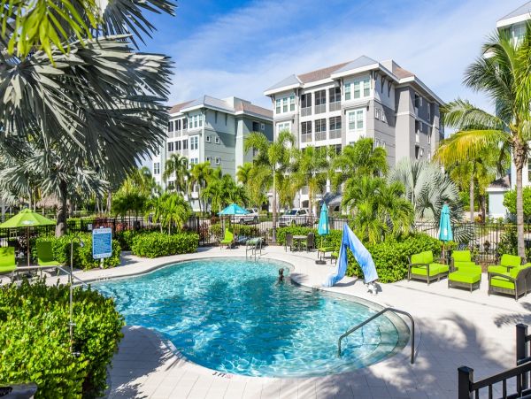 Luxury 3 Bedroom Vacation Condo in Bradenton with Bay Views