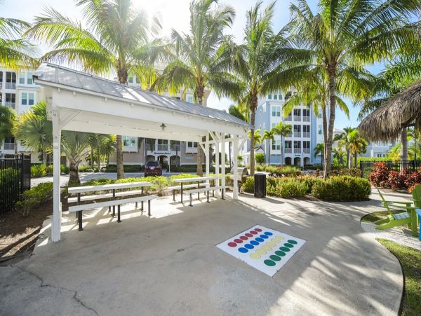 Luxury 3 Bedroom Vacation Condo in Bradenton with Bay Views