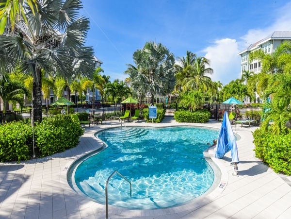 Luxury 3 Bedroom Vacation Condo in Bradenton with Bay Views