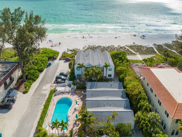 Beachfront Holmes Beach Vacation Rental with Gulf Views