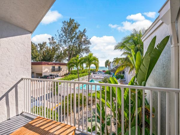 Beachfront Holmes Beach Vacation Rental with Gulf Views