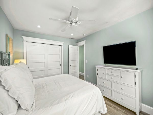 Beachfront Holmes Beach Vacation Rental with Gulf Views