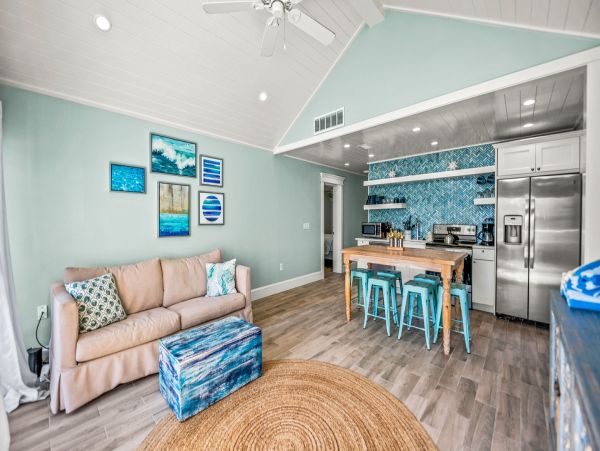 Beachfront Holmes Beach Vacation Rental with Gulf Views