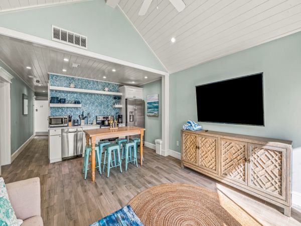 Beachfront Holmes Beach Vacation Rental with Gulf Views