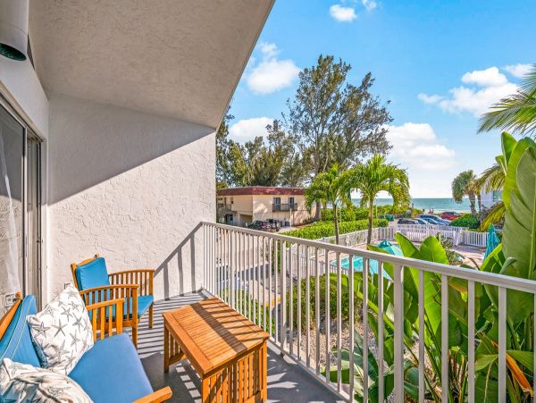 Beachfront Holmes Beach Vacation Rental with Gulf Views