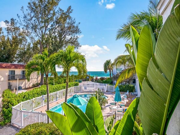 Beachfront Holmes Beach Vacation Rental with Gulf Views