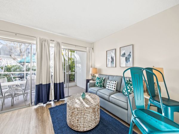 Holmes Beach Vacation Condo With Communal Pool 4 Guests