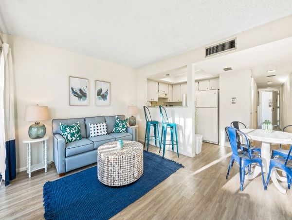 Holmes Beach Vacation Condo With Communal Pool 4 Guests
