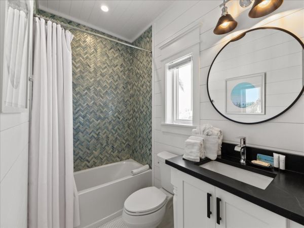 Holmes Beach Luxury Vacation Rental Home - Anna Maria Island Beachfront Rental