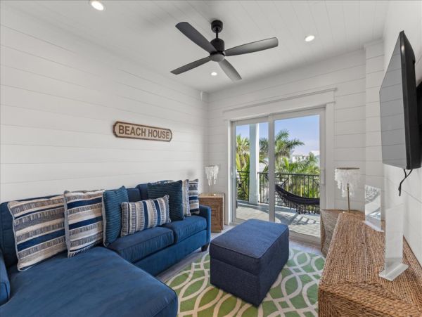 Holmes Beach Luxury Vacation Rental Home - Anna Maria Island Beachfront Rental