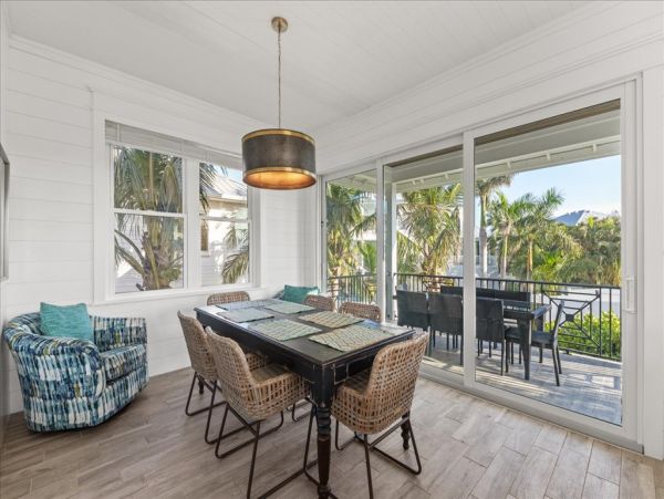 Holmes Beach Luxury Vacation Rental Home - Anna Maria Island Beachfront Rental