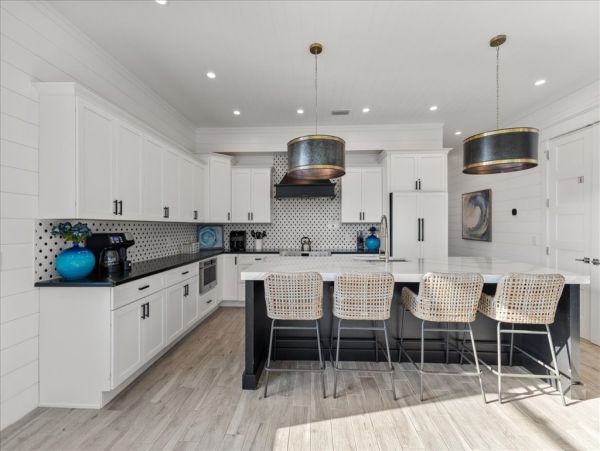 Holmes Beach Luxury Vacation Rental Home - Anna Maria Island Beachfront Rental